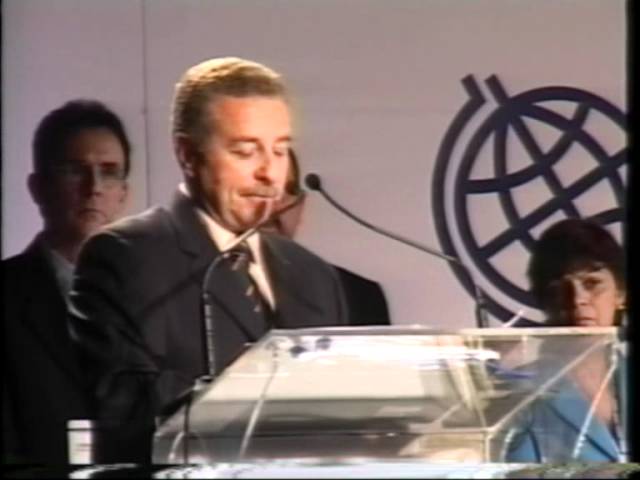 Luiz Carlos Campos, fundador da Joll, discursando em um evento